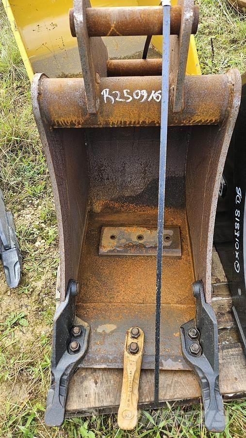 White Axe 45mm Pistoane