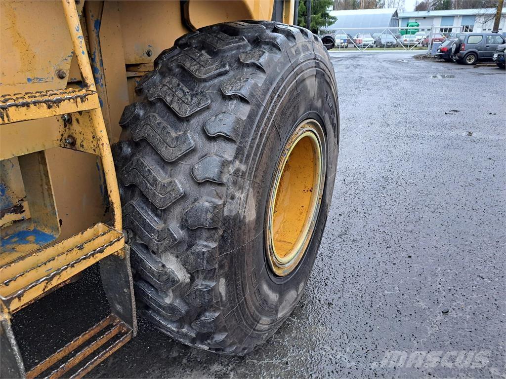 CAT 924G-4x4 Incarcator pe pneuri