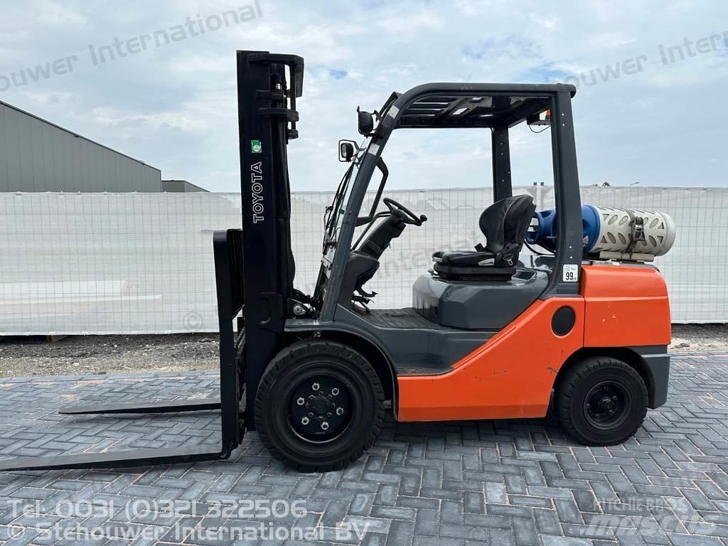Toyota 02-8FGJF35 Stivuitor GPL
