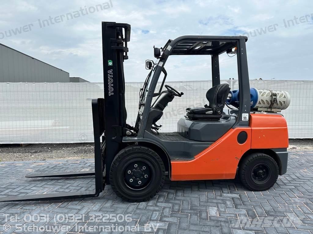 Toyota 02-8FGJF35 Stivuitor GPL