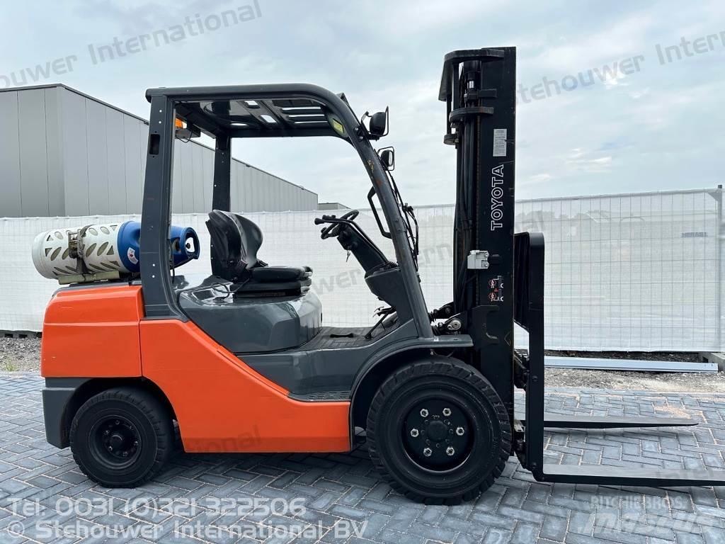 Toyota 02-8FGJF35 Stivuitor GPL