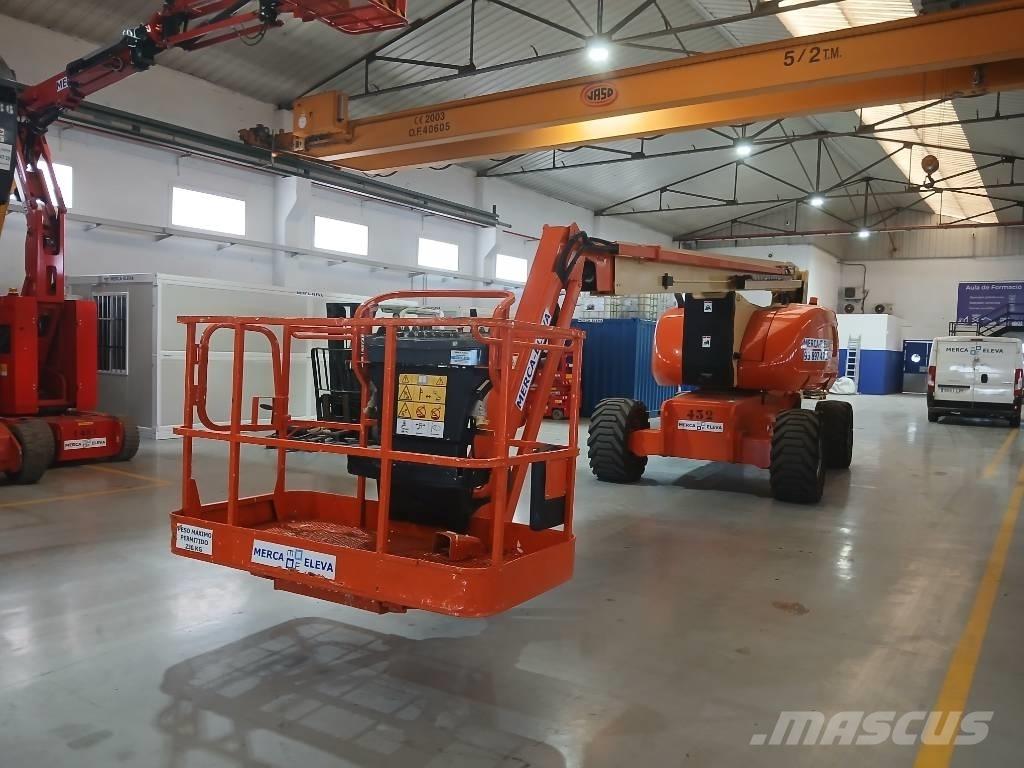 JLG 800 AJ Nacele cu brat articulat
