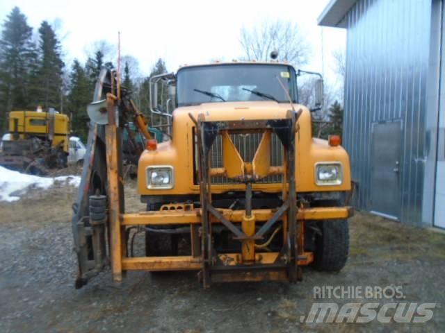 International 5500 i Lame pentru dezapezire si pluguri
