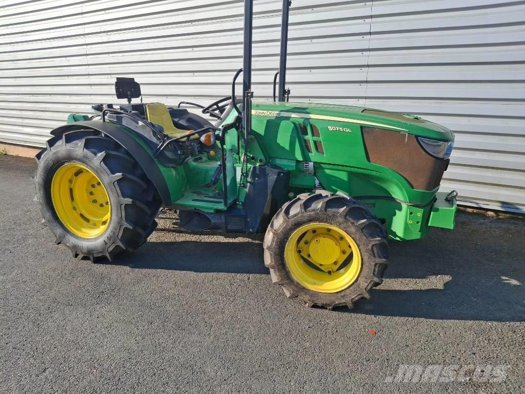John Deere 5075GL Tractoare