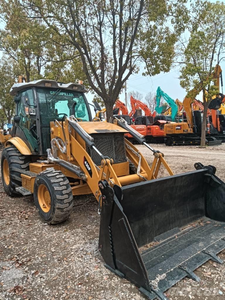 CAT 420F Incarcator pe pneuri
