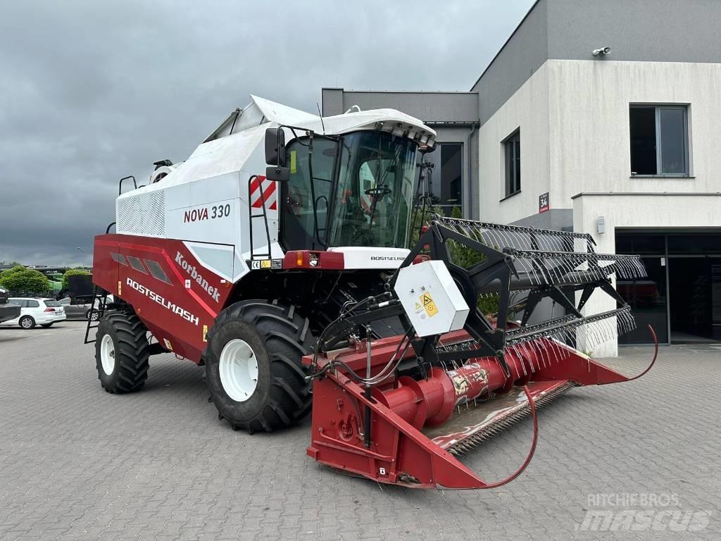 Rostselmash Nova330 Combine de secerat