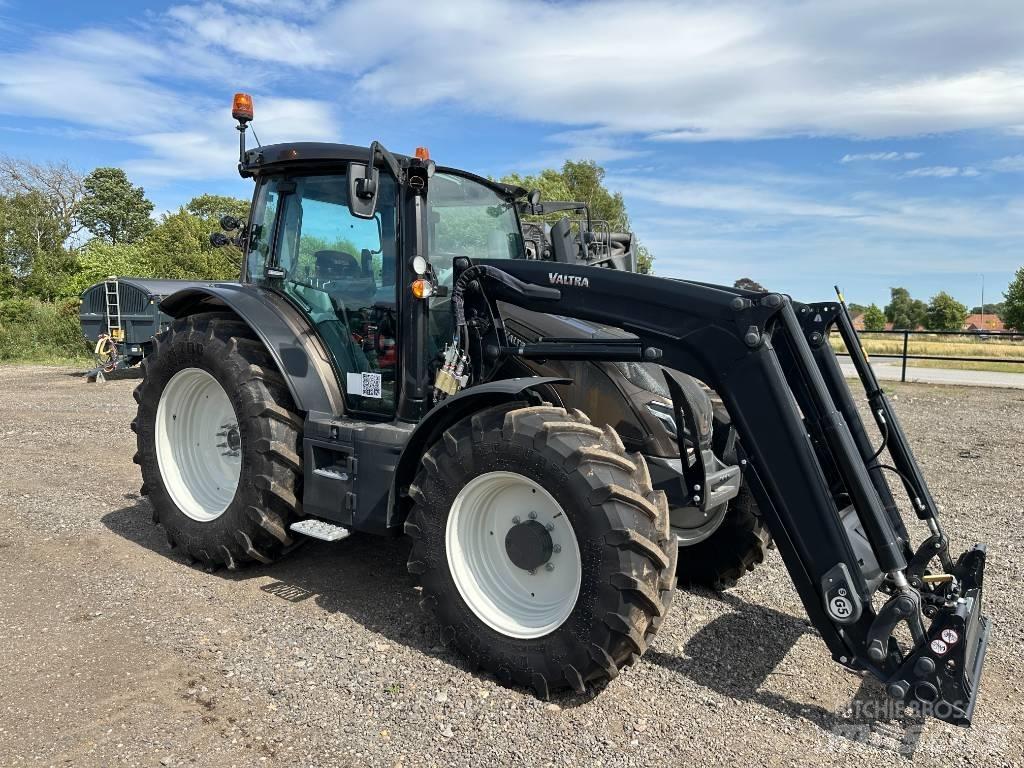 Valtra G 135 A Tractoare