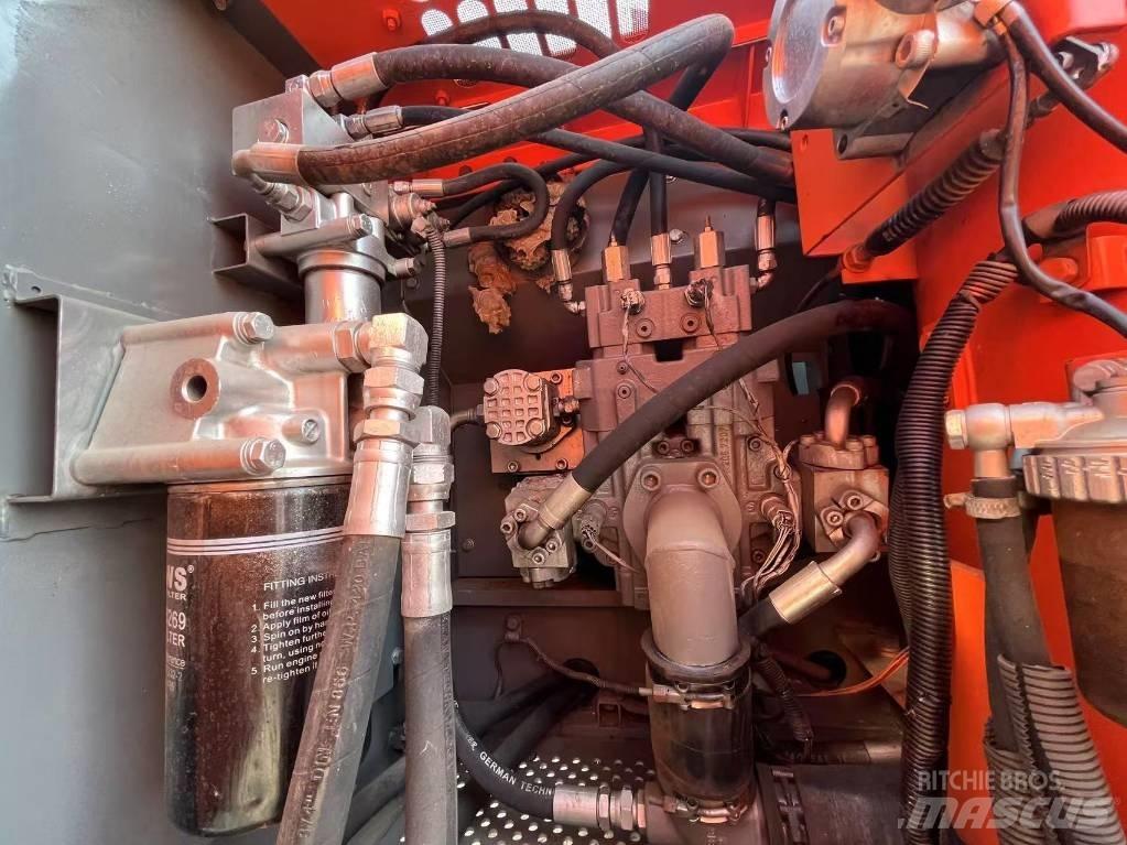 Hitachi ZX 160 Excavatoare pe șenile

