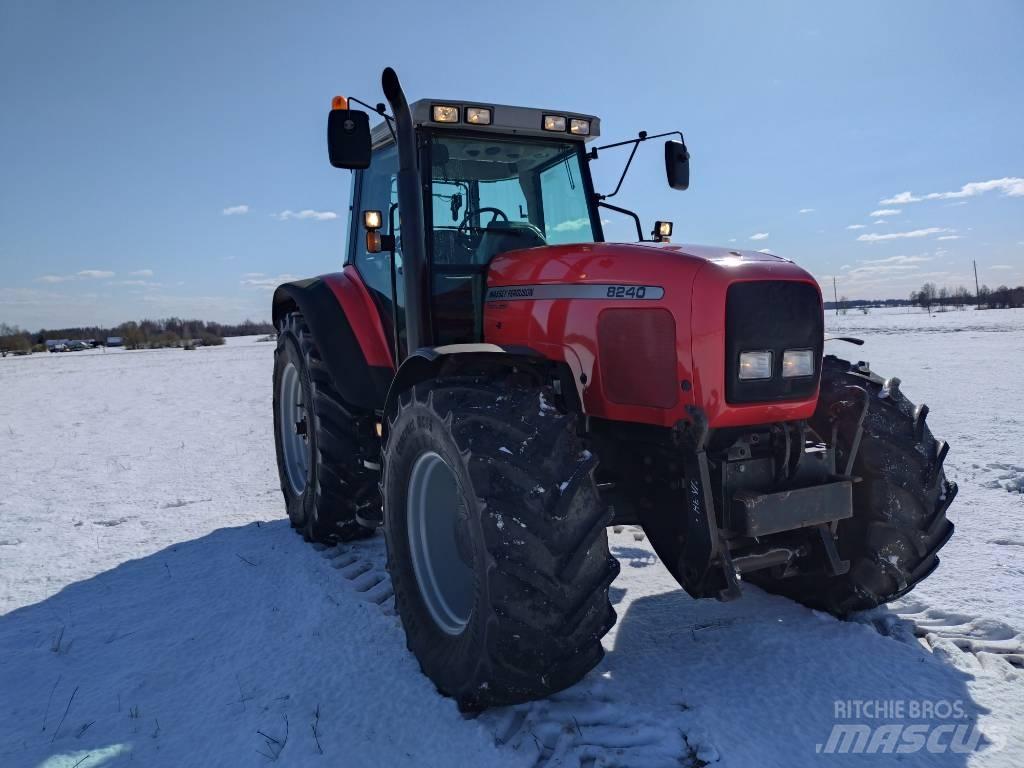  MasseyFergyson 8240 Tractoare