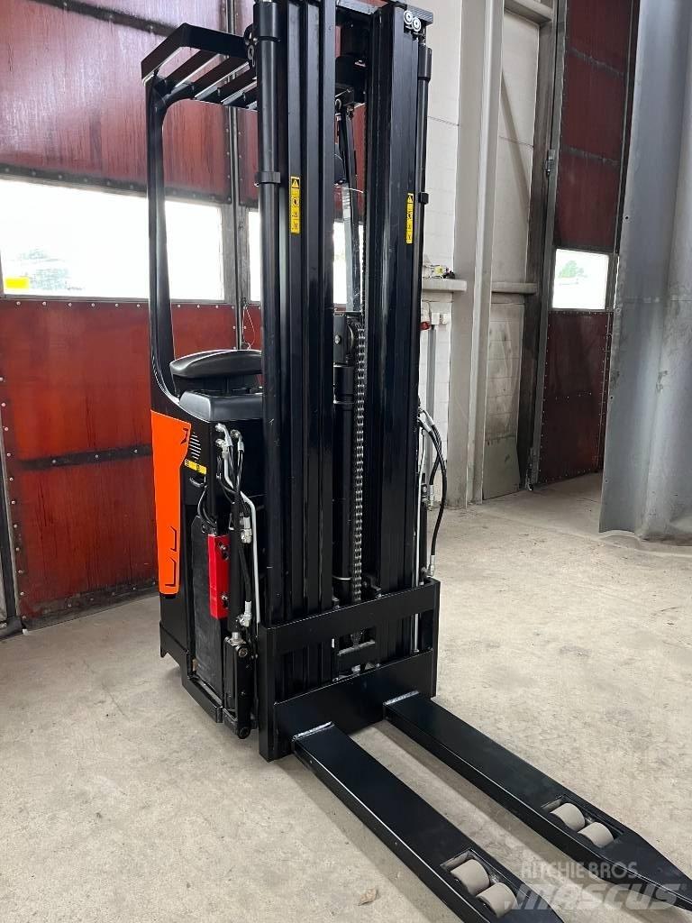 Rocla SST 16 AC Transpaleti autopropulsanti