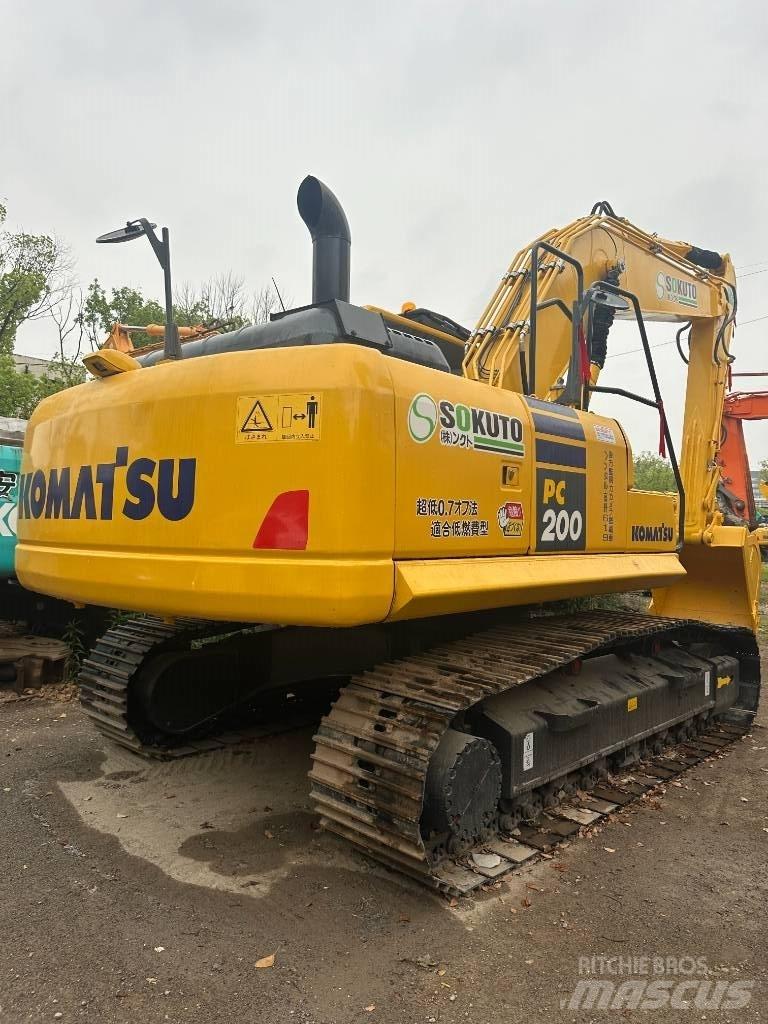 Komatsu PC 200-8 Excavatoare pe șenile
