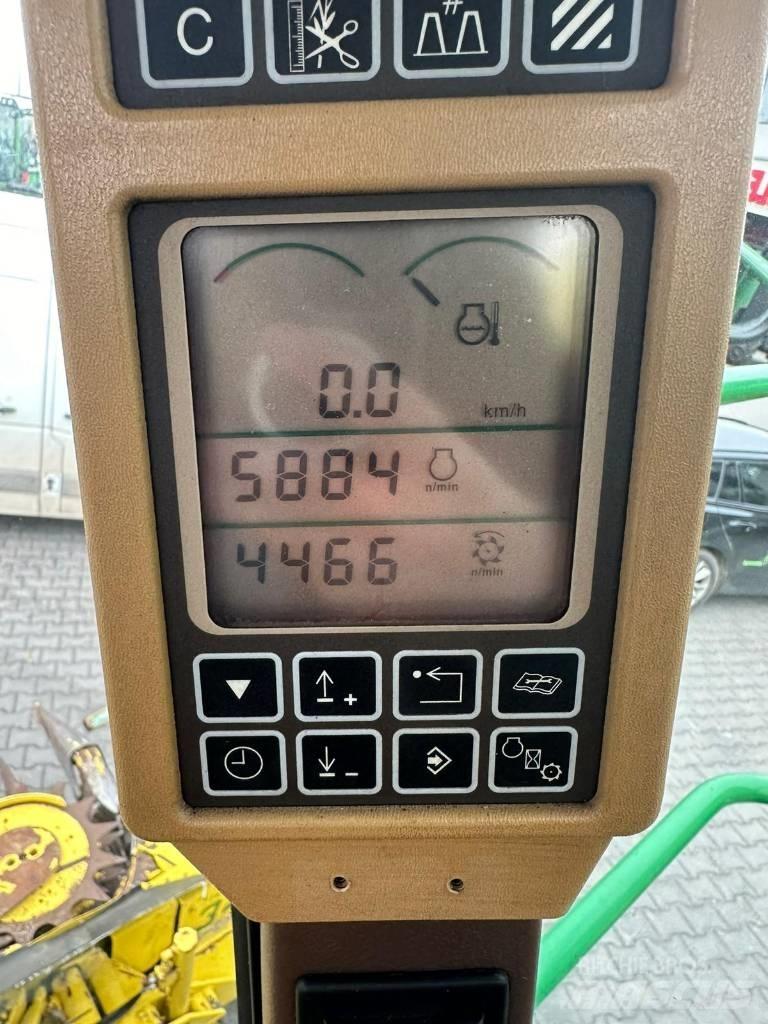 John Deere 7300 Forajere cu autopropulsare
