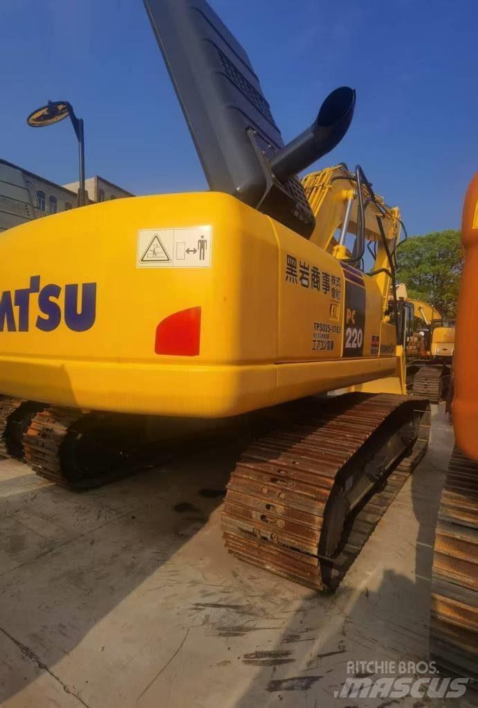 Komatsu PC 220 Excavatoare pe șenile
