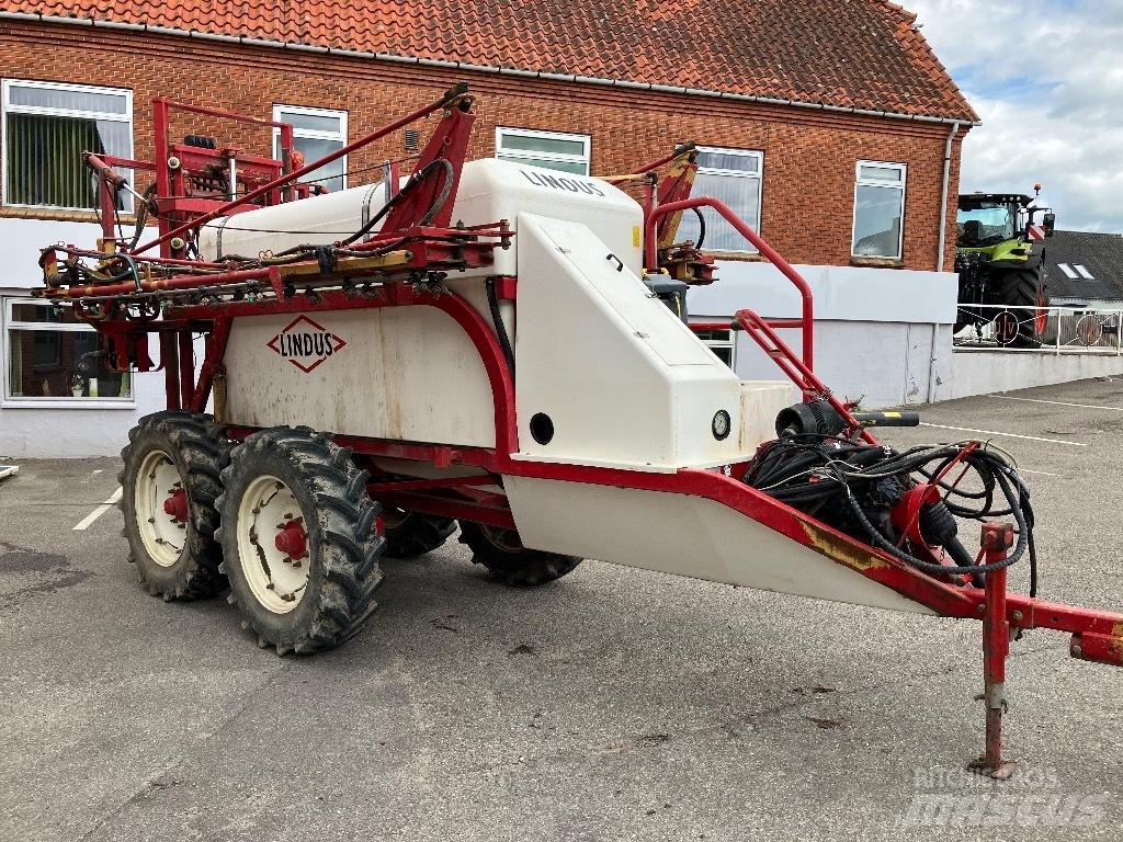 Lindus 4000 24 meter Tractoare agricole sprayers