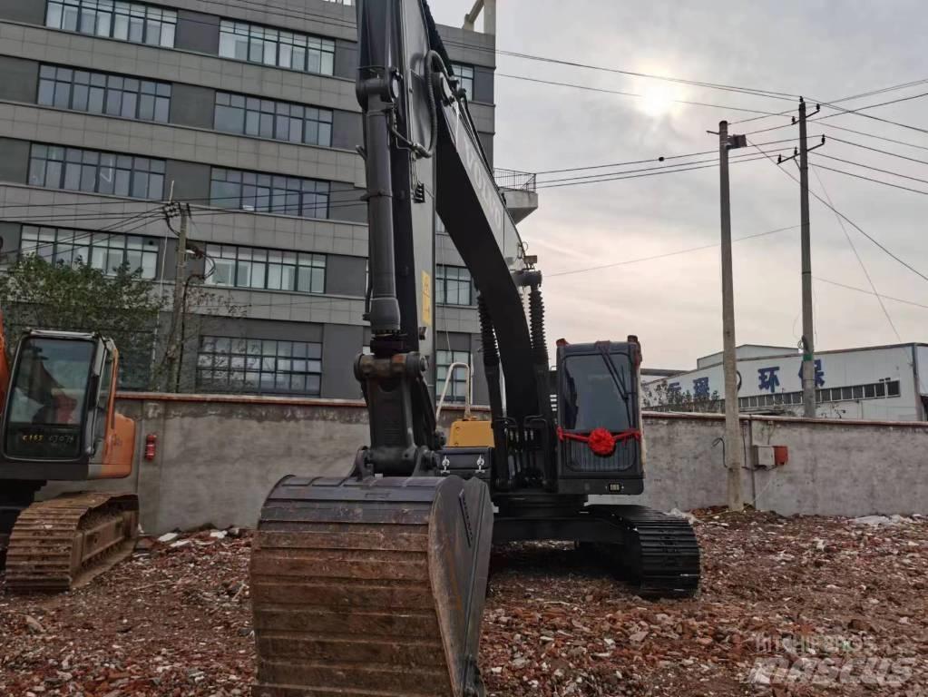 Volvo EC 210 Excavatoare pe șenile
