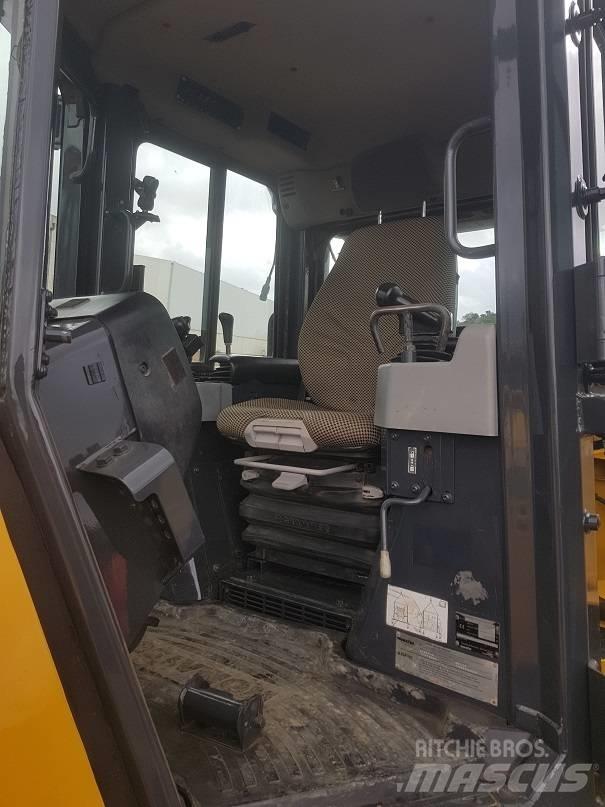 Komatsu D 51 EX-22 Buldozere pe senile