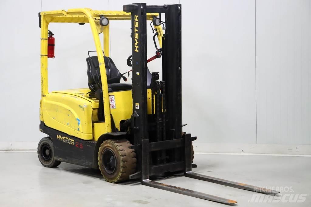 Hyster J2.5XN Stivuitor electric