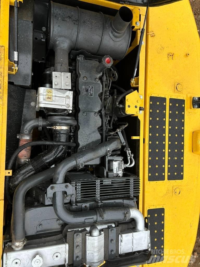 Komatsu 240-8 Excavatoare pe șenile
