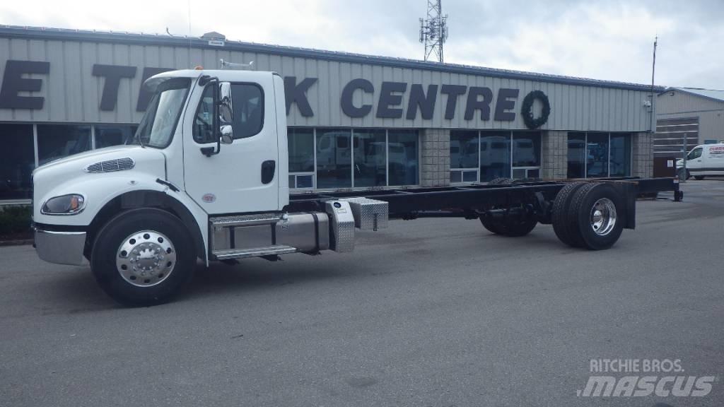 Freightliner M2 106 Camion cabina sasiu