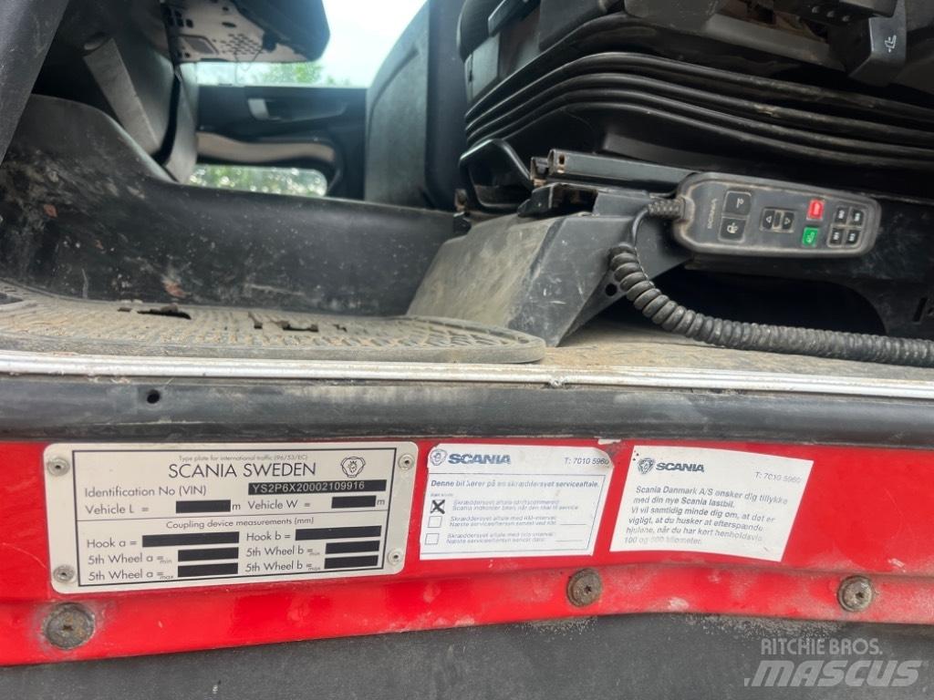 Scania P 320 Camion cu carlig de ridicare