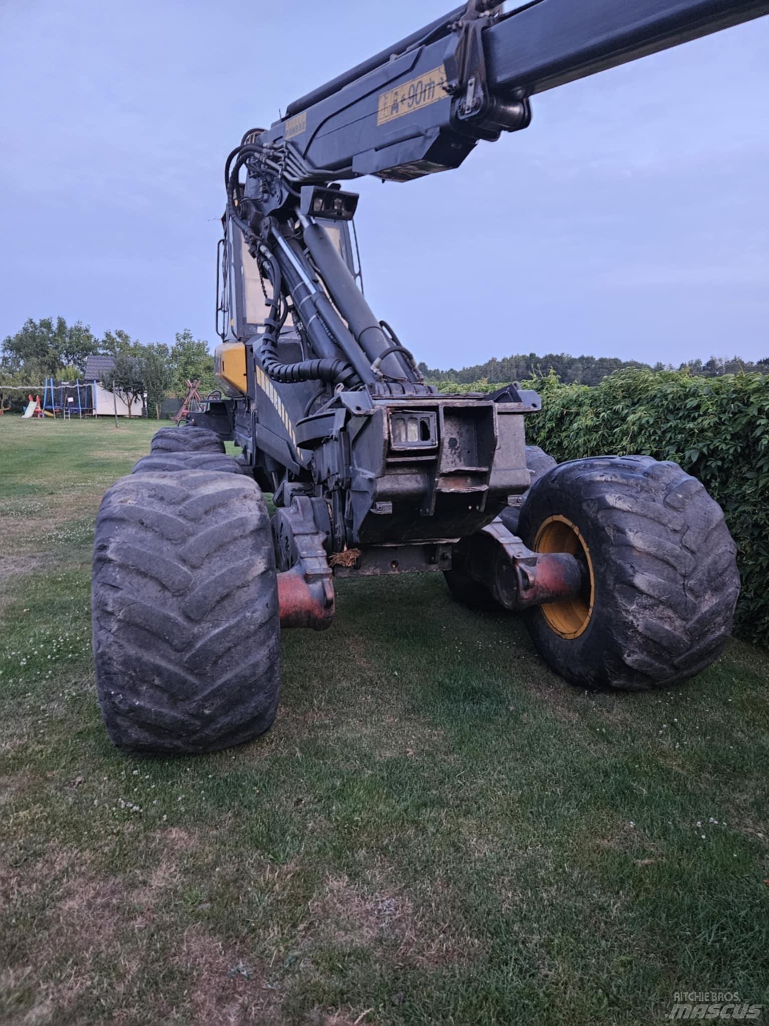 Ponsse Ergo 8W Combine forestiere