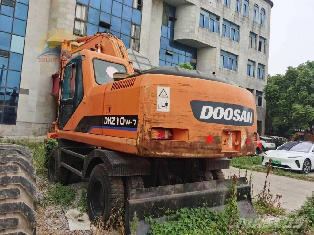 Doosan DH 210 W-7 Excavatoare cu roti