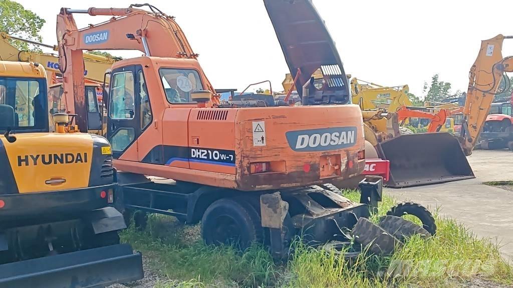 Doosan DH 210 W-7 Excavatoare cu roti