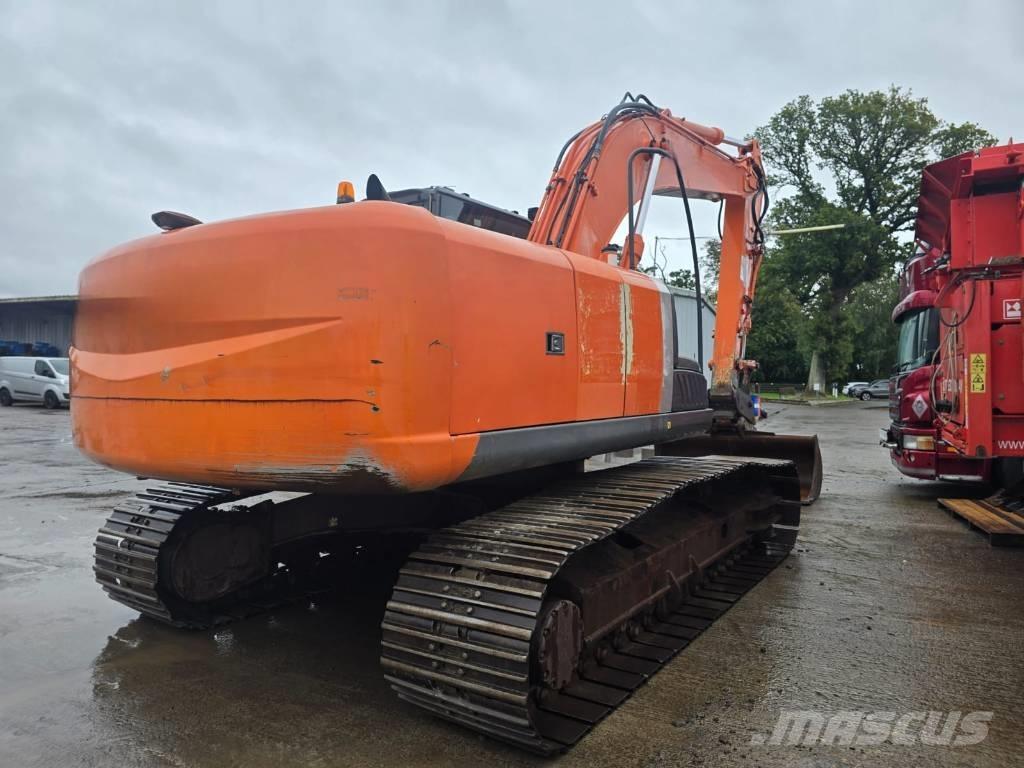 Hitachi ZX 210 Excavatoare pe șenile
