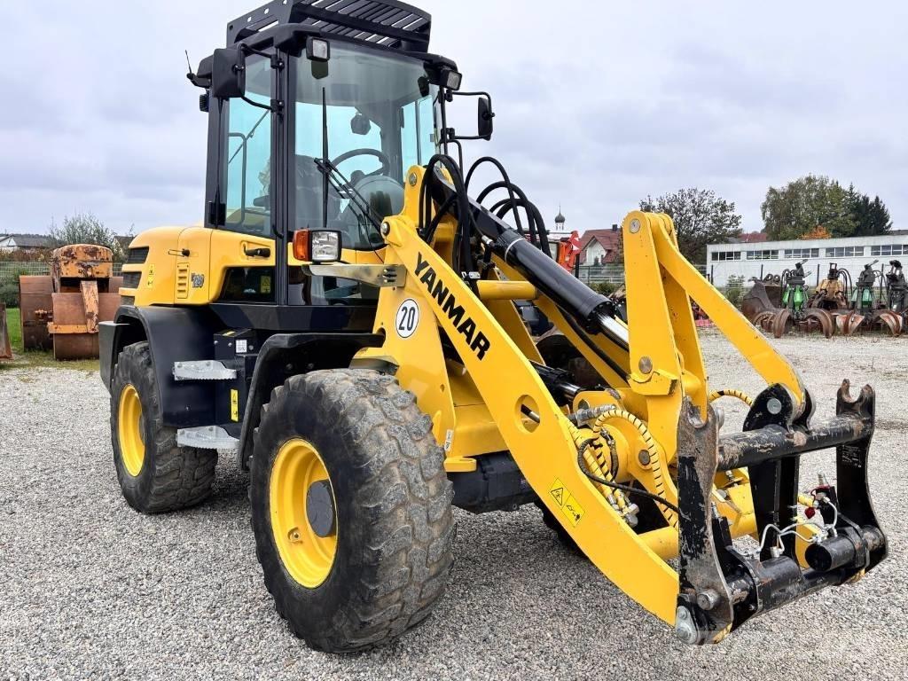 Yanmar V 120 Incarcator pe pneuri