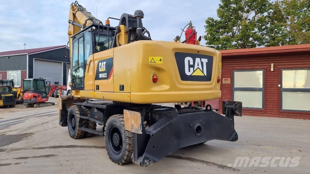 CAT MH 3022 Paleta de manipulare