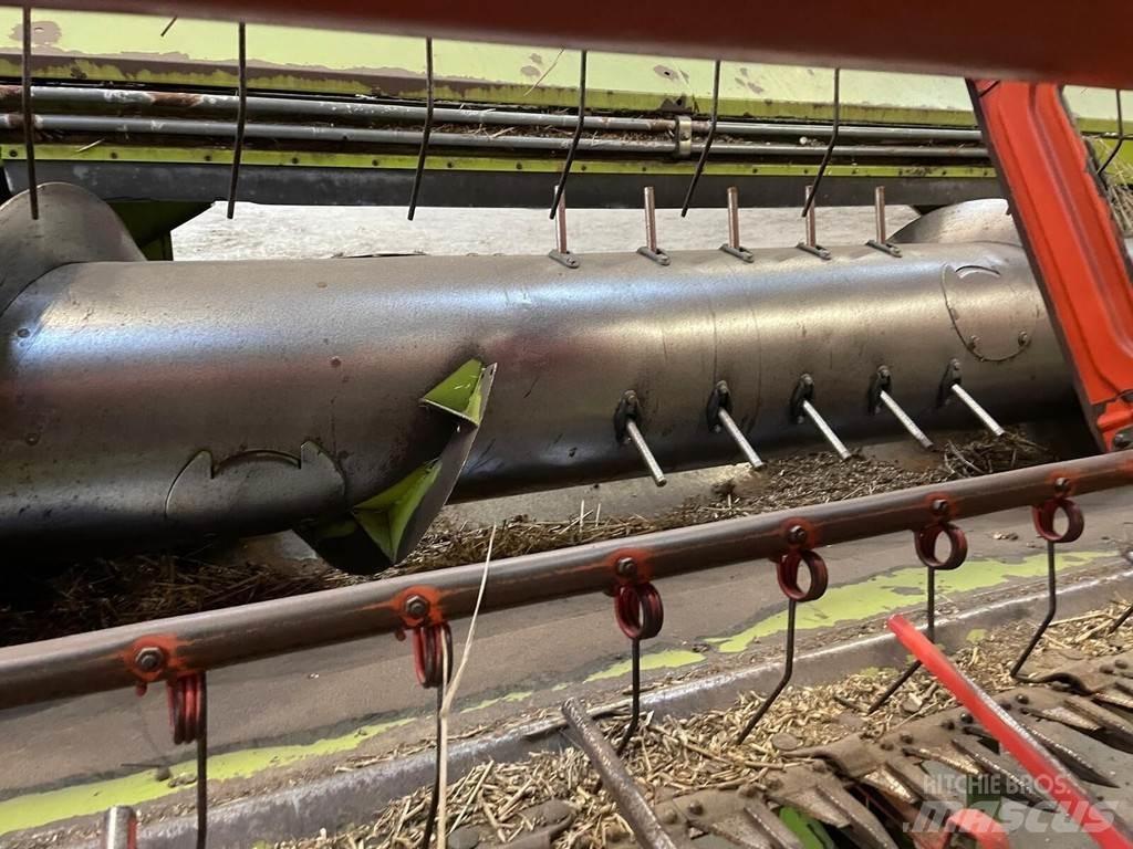 CLAAS LEXION 580 Combine de secerat