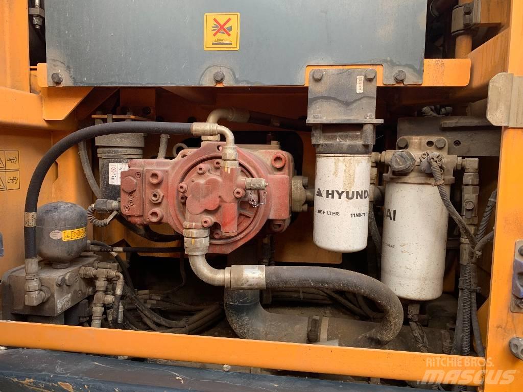 Hyundai HX220A L Excavatoare pe șenile
