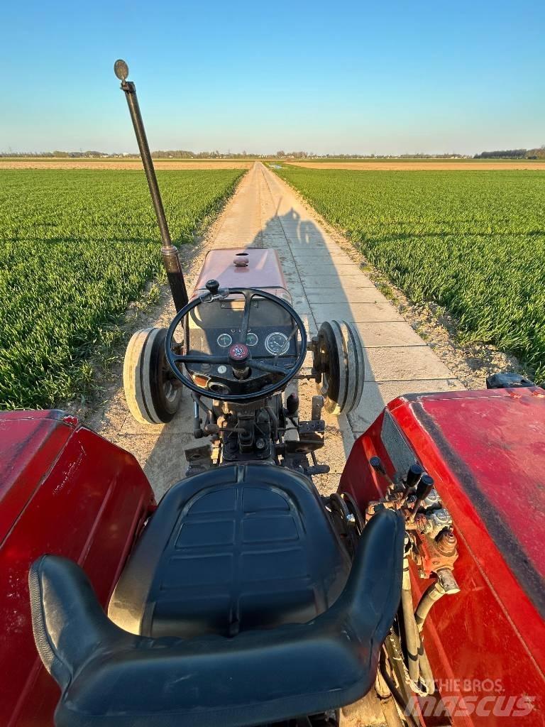 Massey Ferguson 240 Tractoare
