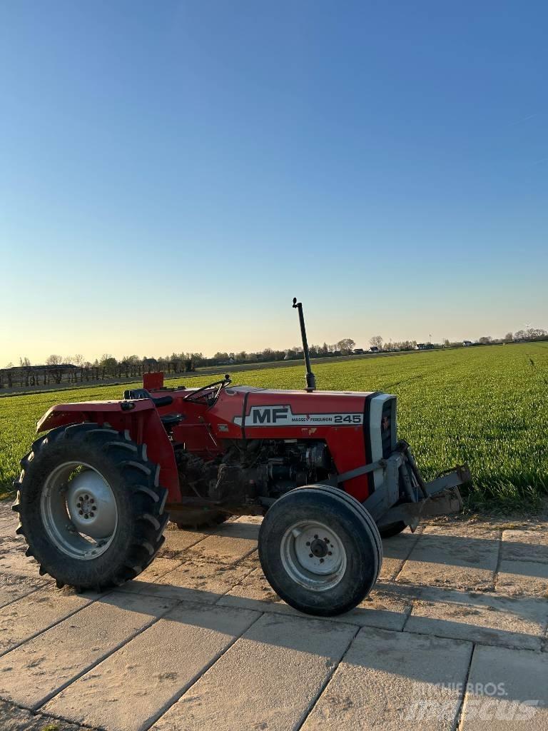 Massey Ferguson 240 Tractoare