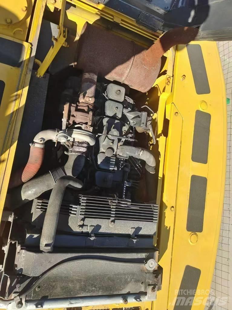 Komatsu PC 220 Excavatoare pe șenile
