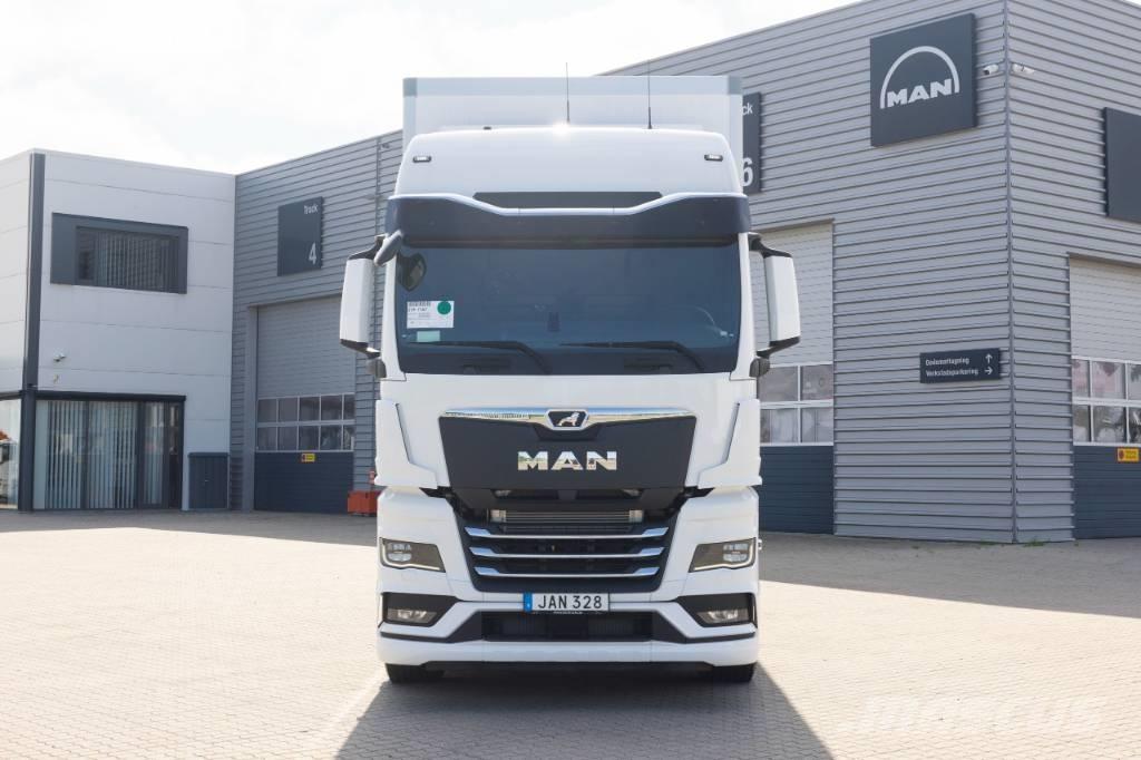 MAN TGX 26.520 6x2-4 Autocamioane