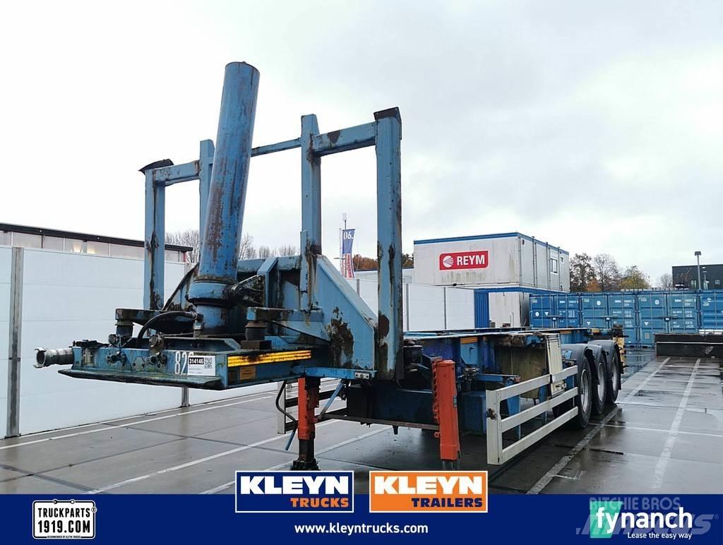 Renders TIPPER Camion cu semi-remorca cu incarcator