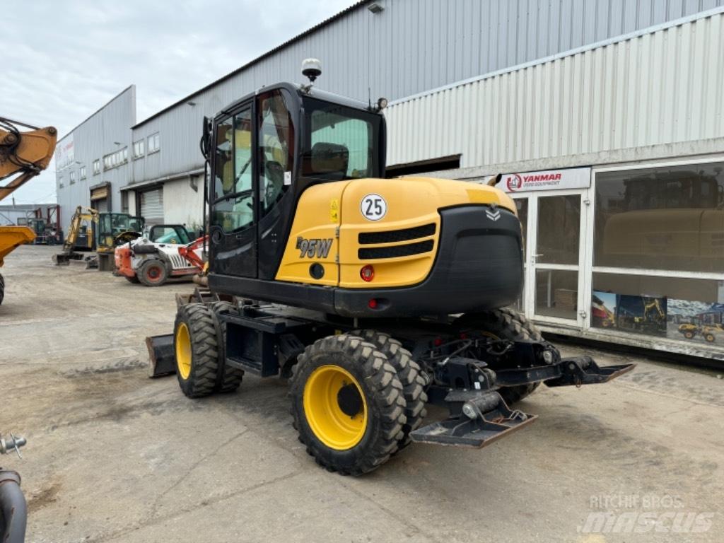 Yanmar B95W (40744) Excavatoare cu roti