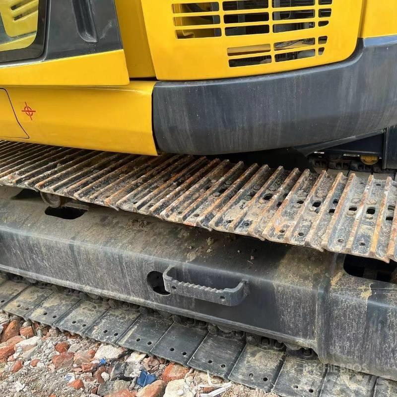 Komatsu PC 138 Excavatoare pe șenile
