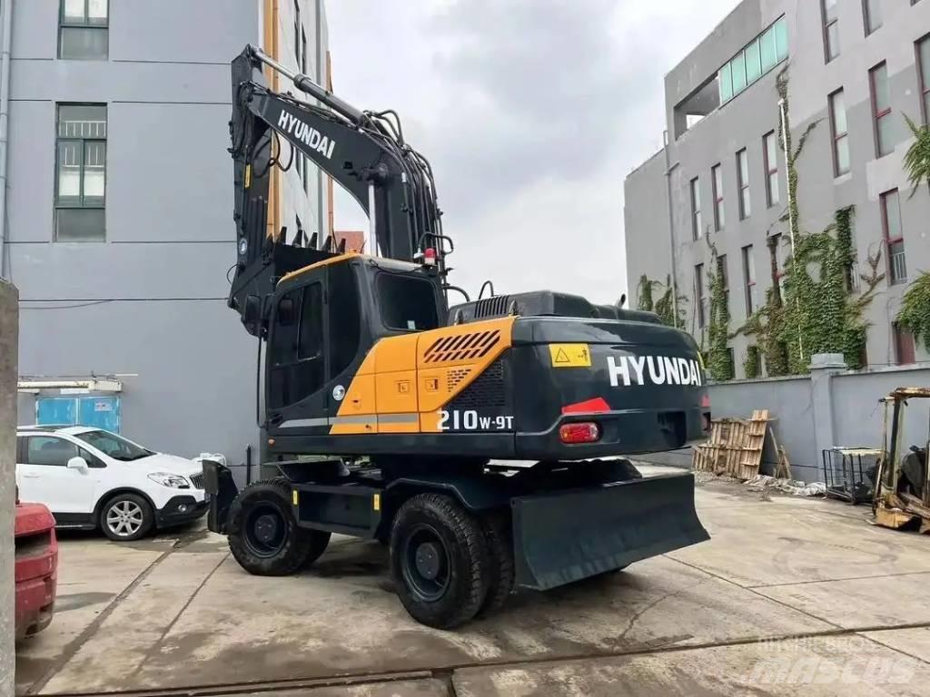Hyundai R210W-9 Excavatoare cu roti