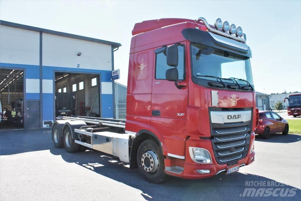 DAF XF 480 FAS 6x2 Camion cadru container