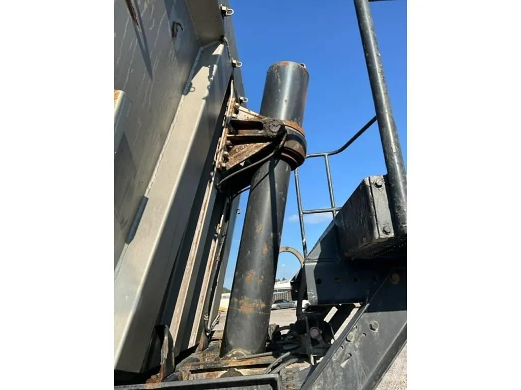 Schwarzmüller HKS 2 Remorci basculante
