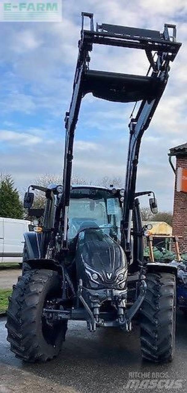 Valtra g135a Tractoare