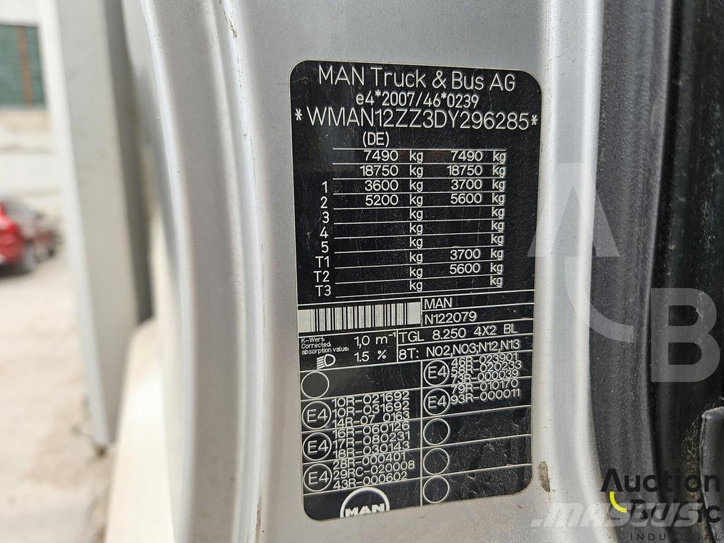 MAN TGL8.250 Camion cu prelata