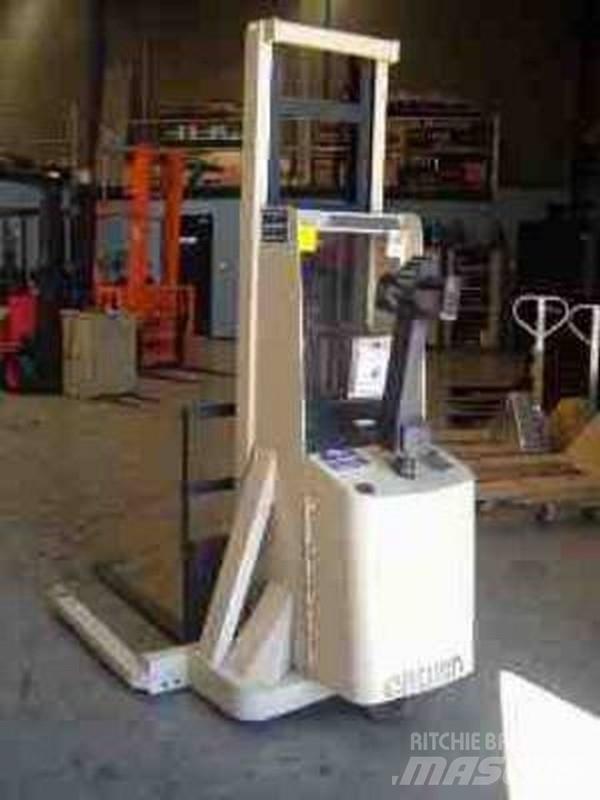 Crown 20MT110A Transpaleta manuala