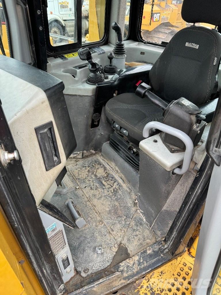 CAT D 6 T XW Buldozere pe senile
