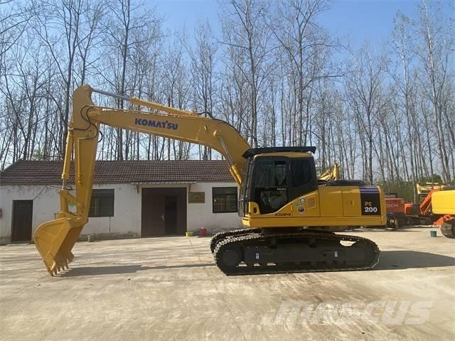 Komatsu PC200-7 Excavatoare pe șenile
