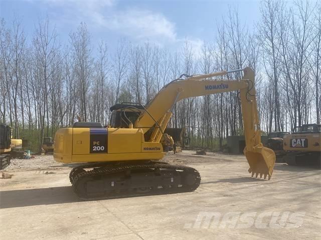 Komatsu PC200-7 Excavatoare pe șenile
