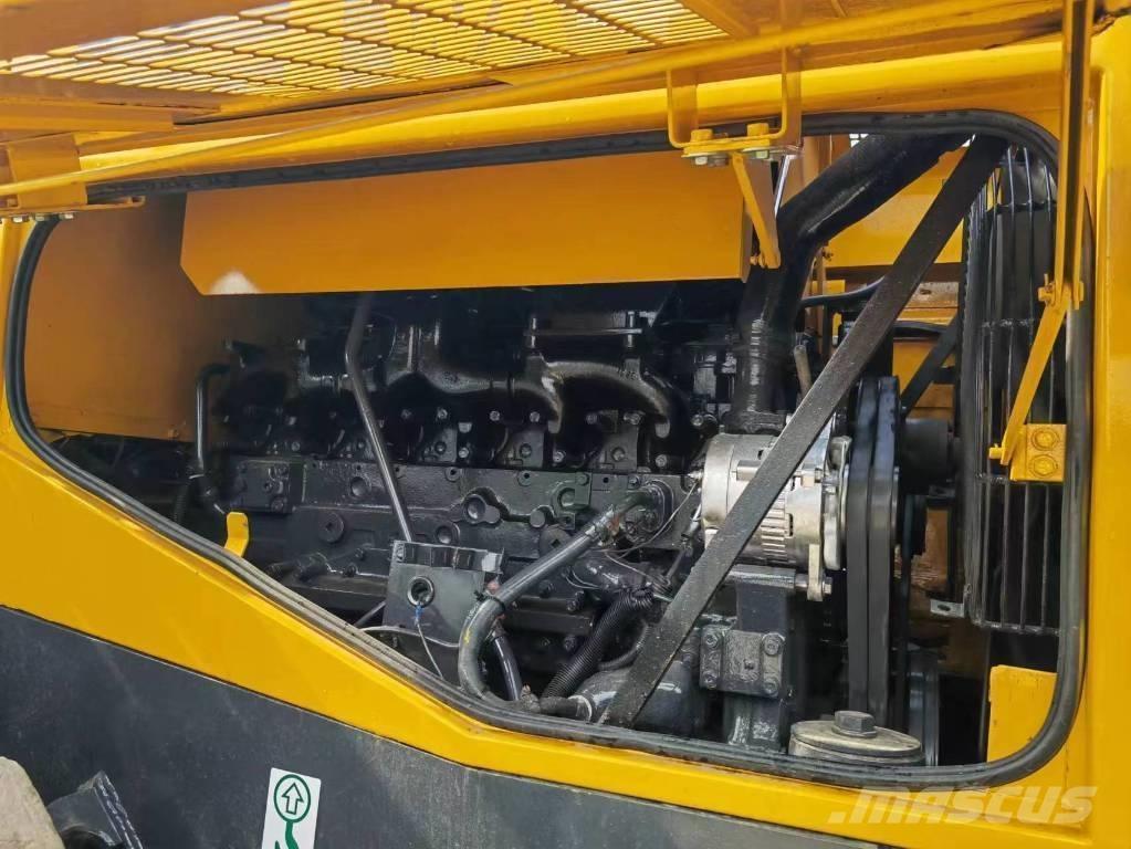 Komatsu WA 470-3 Incarcator pe pneuri