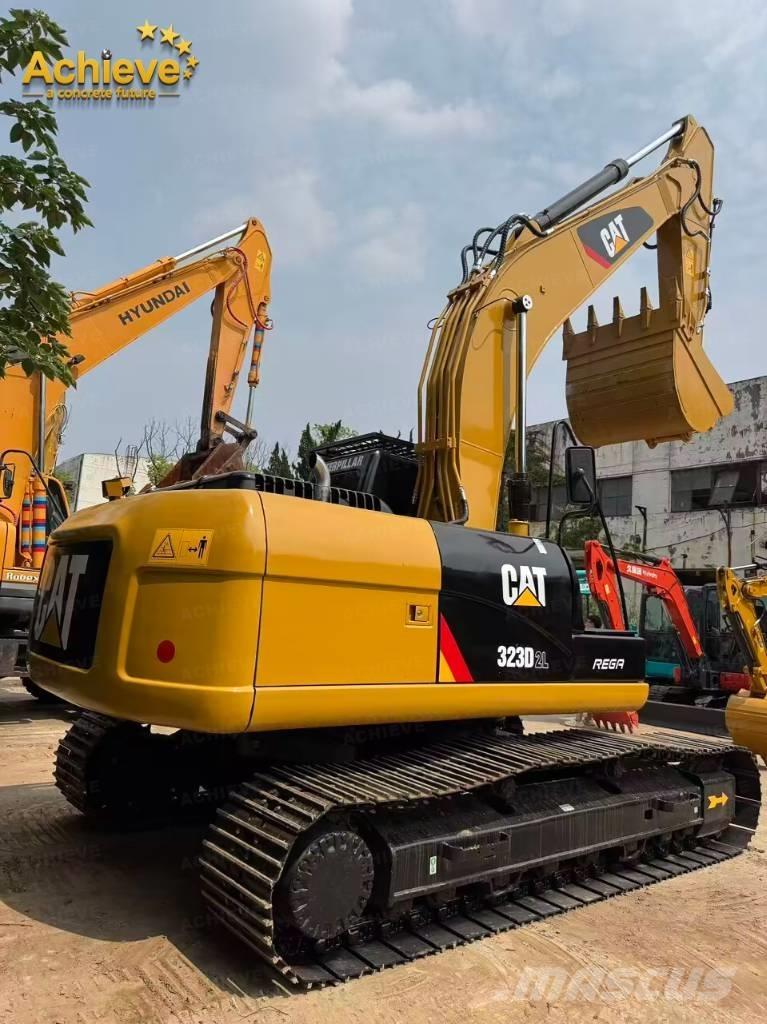 CAT 323D2L Excavatoare pe șenile
